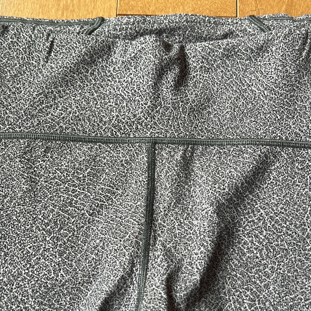 Lululemon 7/8 Leggings - Picture 2 of 7
